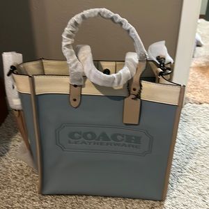 Brand new coach field tote 40.